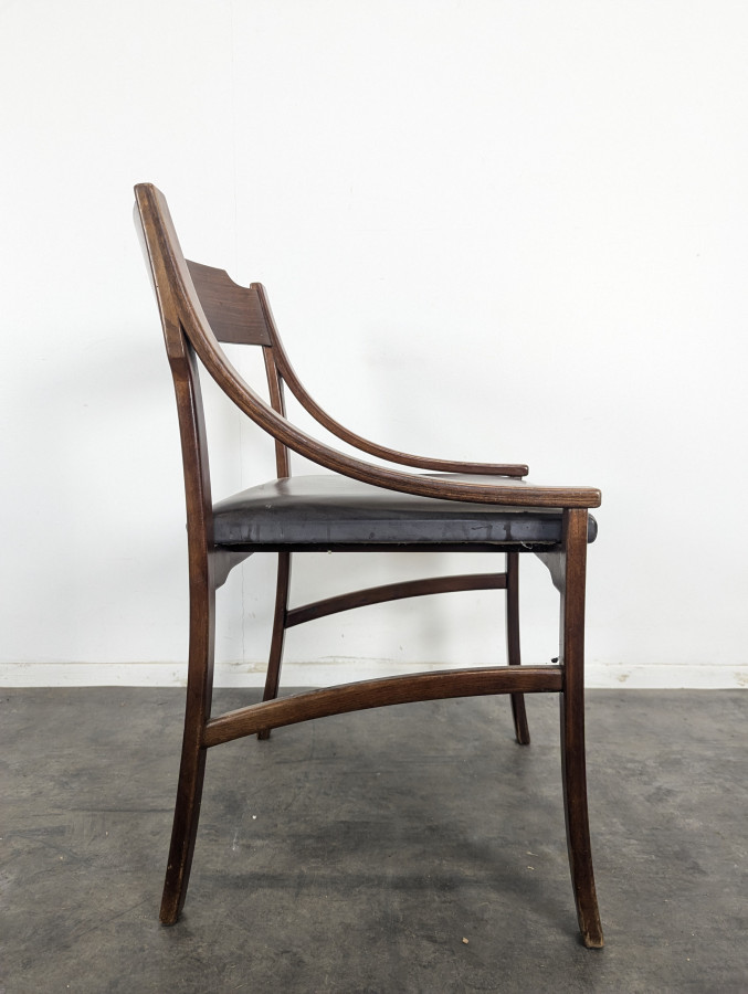 Serie de 4 chaises modele 110 par Ico Parisi