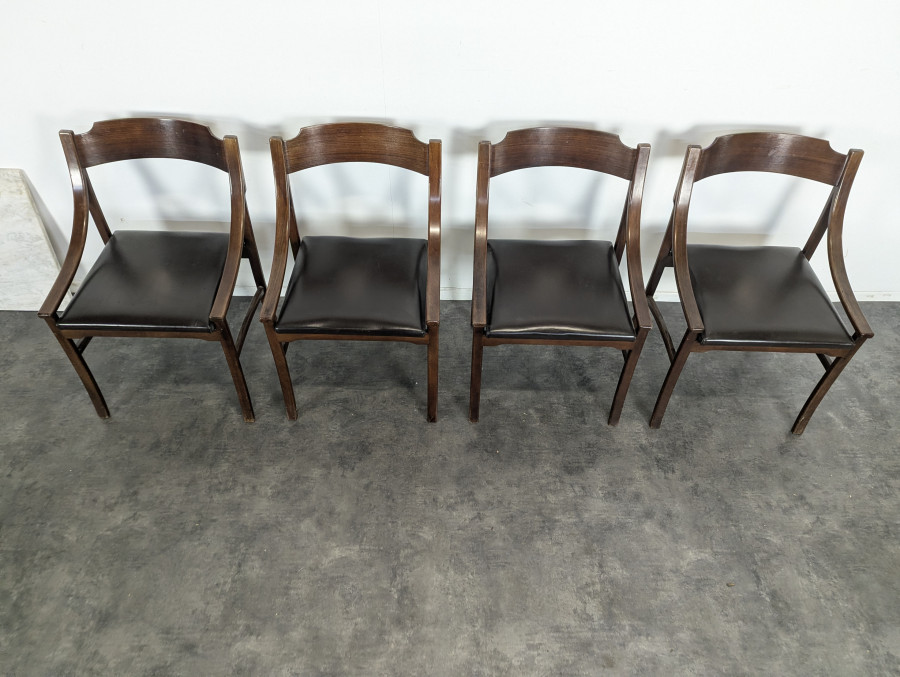 Serie de 4 chaises modele 110 par Ico Parisi