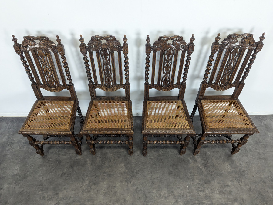 Série de 4 chaises Louis XIII