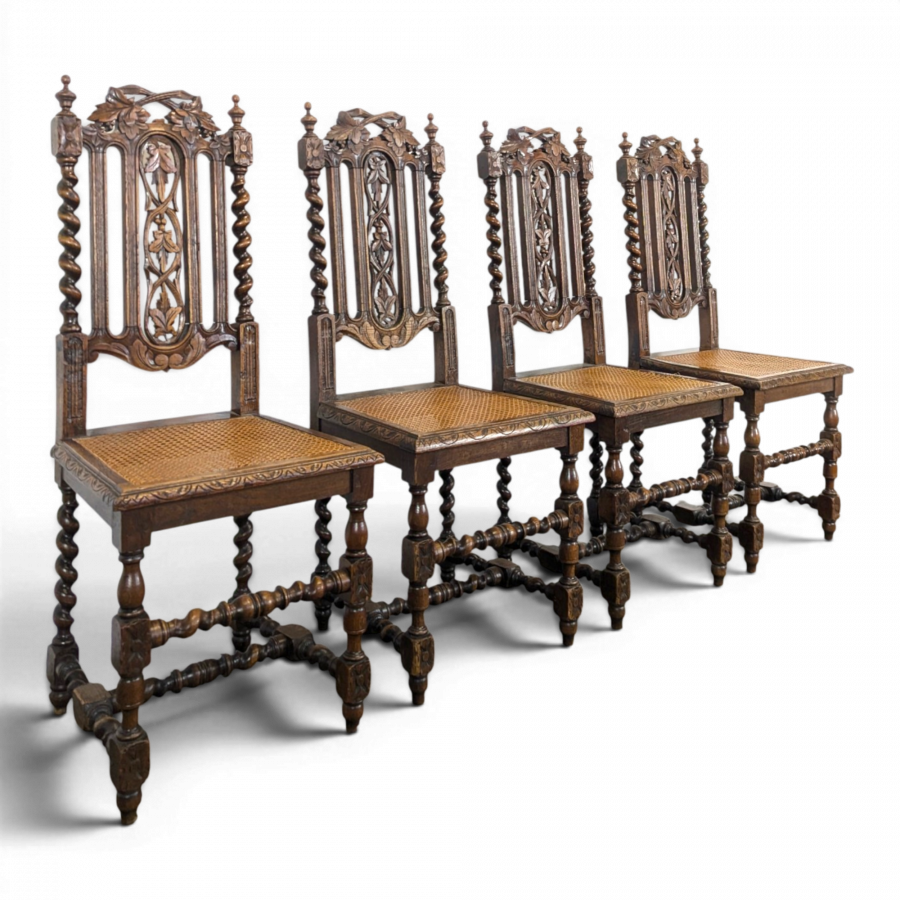 Série de 4 chaises Louis XIII