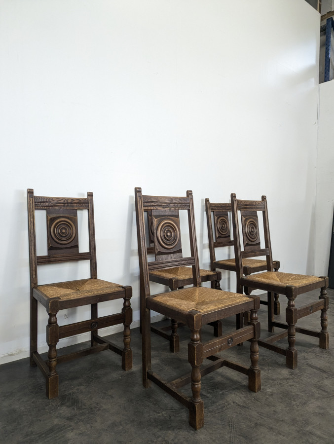 Série de 5 chaises dans l'esprit de Dudouyt