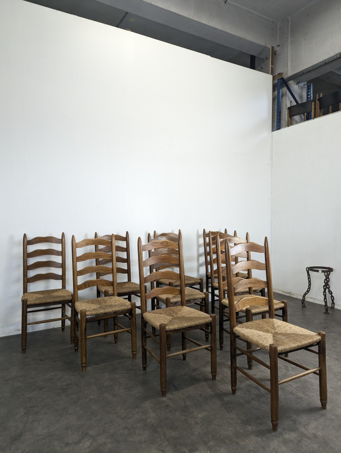 Série de 10 chaises chalet dans l'esprit de Charlotte Perriand