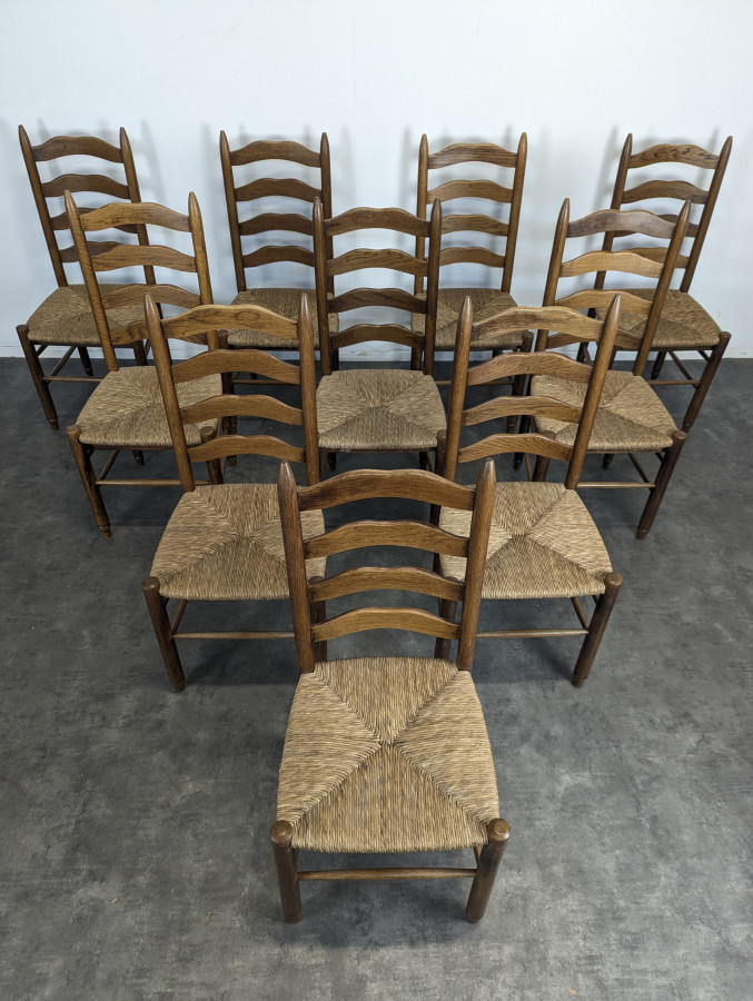 Série de 10 chaises chalet dans l'esprit de Charlotte Perriand