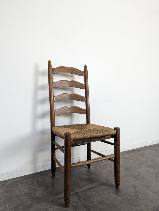 Série de 10 chaises chalet dans l'esprit de Charlotte Perriand
