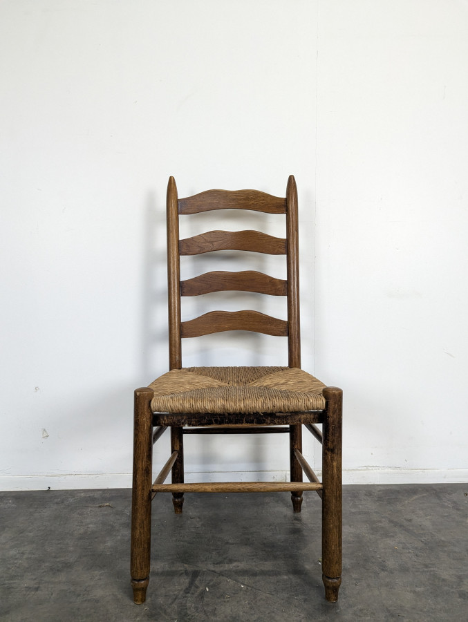 Série de 10 chaises chalet dans l'esprit de Charlotte Perriand