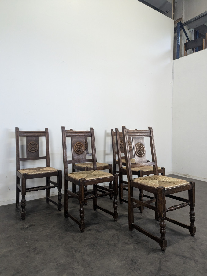 Série de 6 chaises en chêne dans l'esprit de Dudouyt