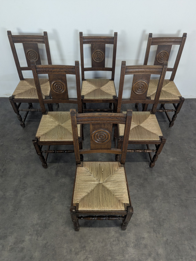Série de 6 chaises en chêne dans l'esprit de Dudouyt