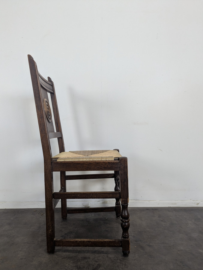 Série de 6 chaises en chêne dans l'esprit de Dudouyt