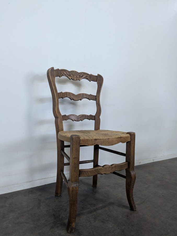 Serie de 4 chaises paillées de style Louis XV