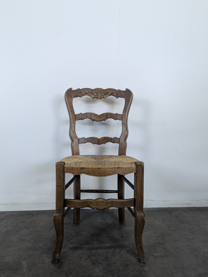 Serie de 4 chaises paillées de style Louis XV