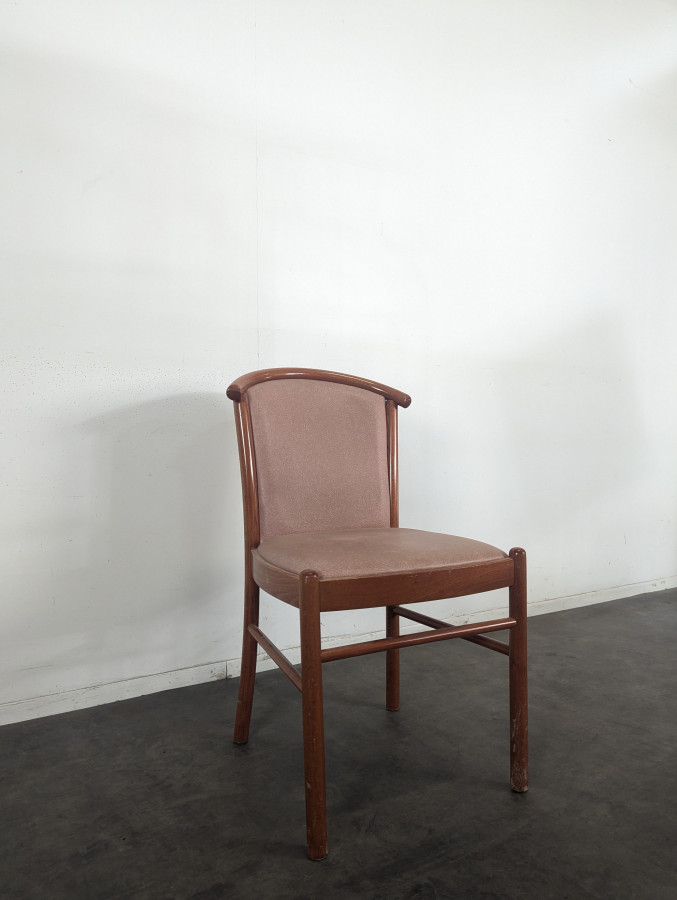Chaise de salle