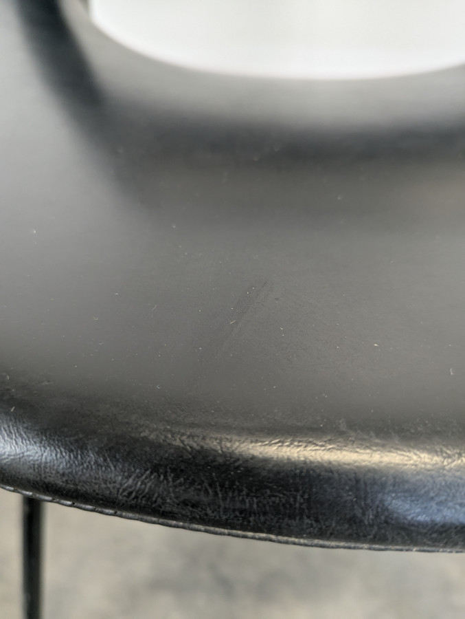 Chaise de Louis Paolozzi pour Zol en skaï noir, années 50
