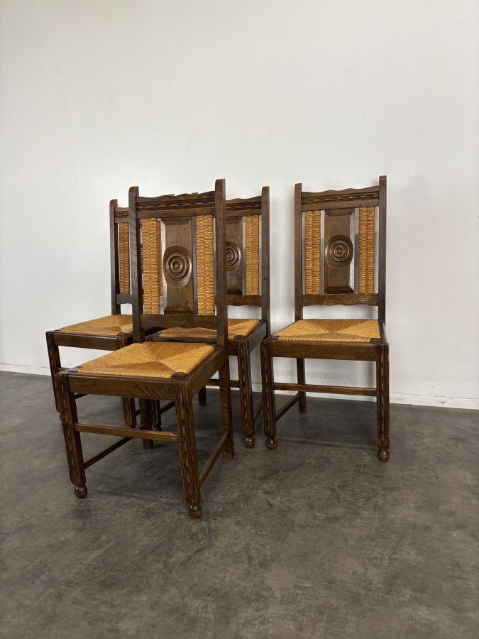 Série de 6 chaises en chêne dossier et assise paillés