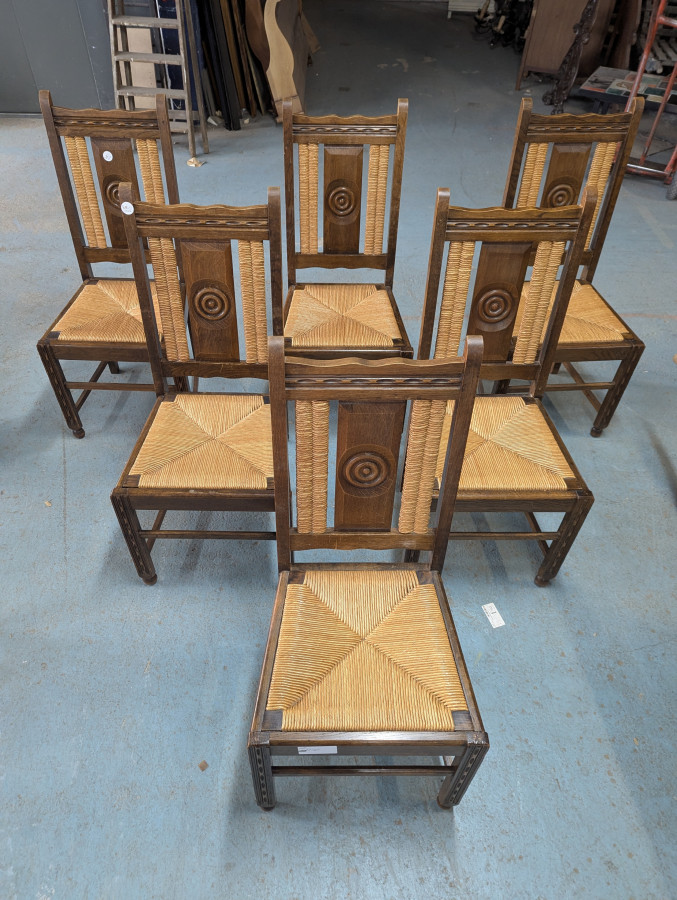 Série de 6 chaises en chêne dossier et assise paillés