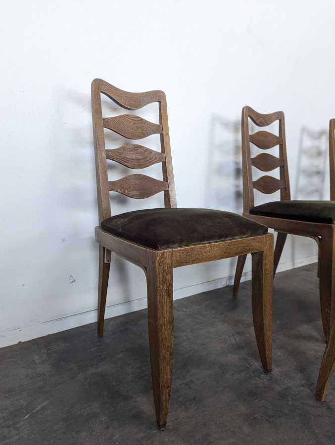 Série de 6 chaises années 40 en chêne dossier à losanges velours vert