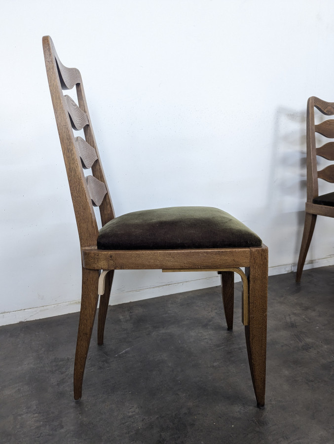 Série de 6 chaises années 40 en chêne dossier à losanges velours vert