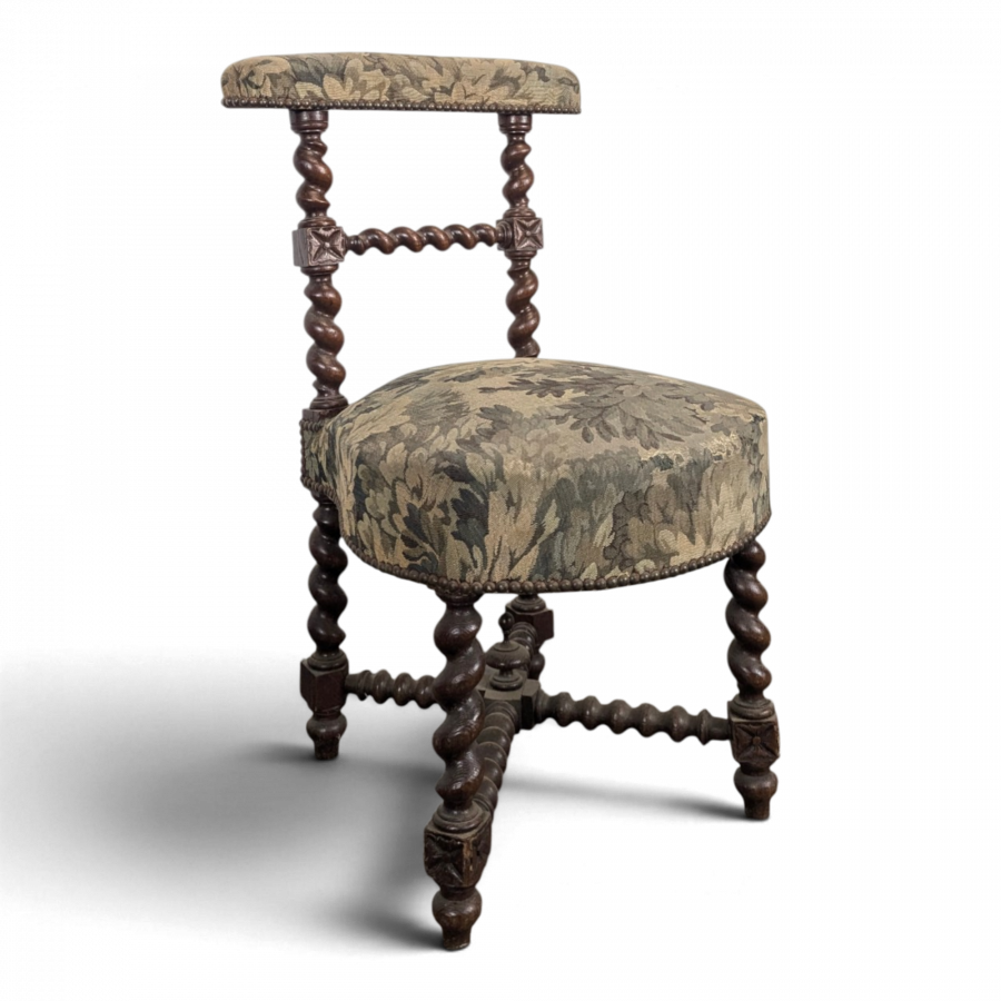 Chaise de fumeur Napoléon III en bois noirci torsadé tapisserie à feuillages