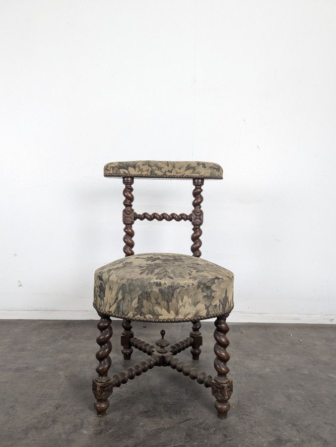 Chaise de fumeur Napoléon III en bois noirci torsadé tapisserie à feuillages