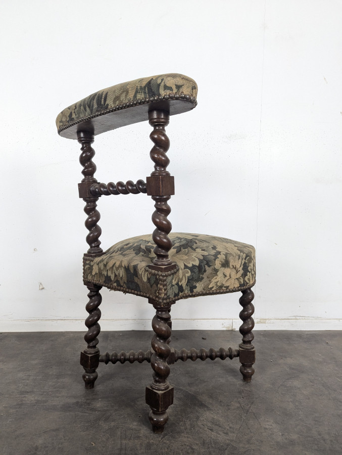 Chaise de fumeur Napoléon III en bois noirci torsadé tapisserie à feuillages