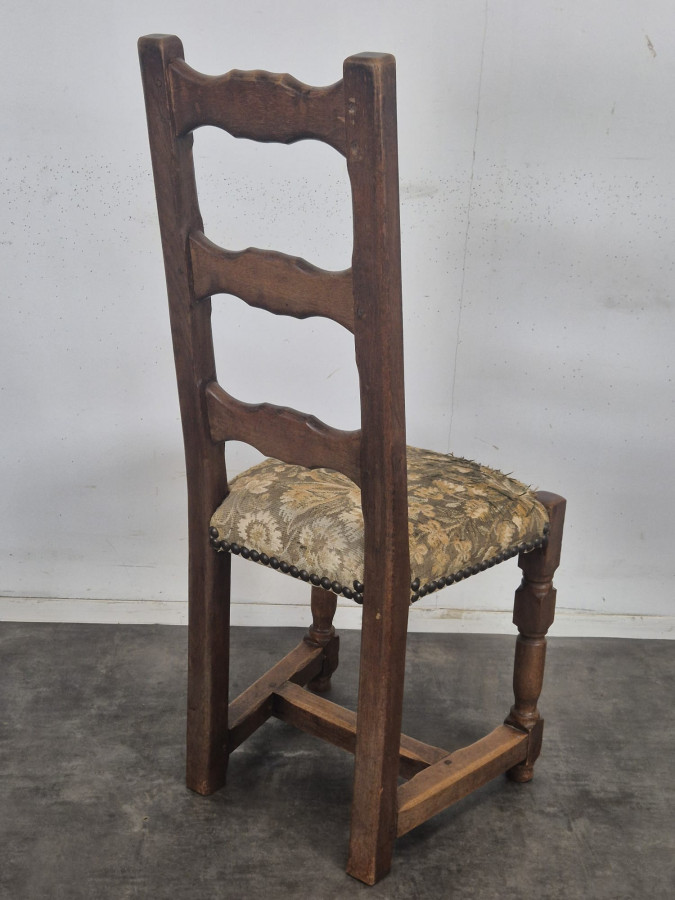 Série de 6 chaises rustiques à dossier à barrettes