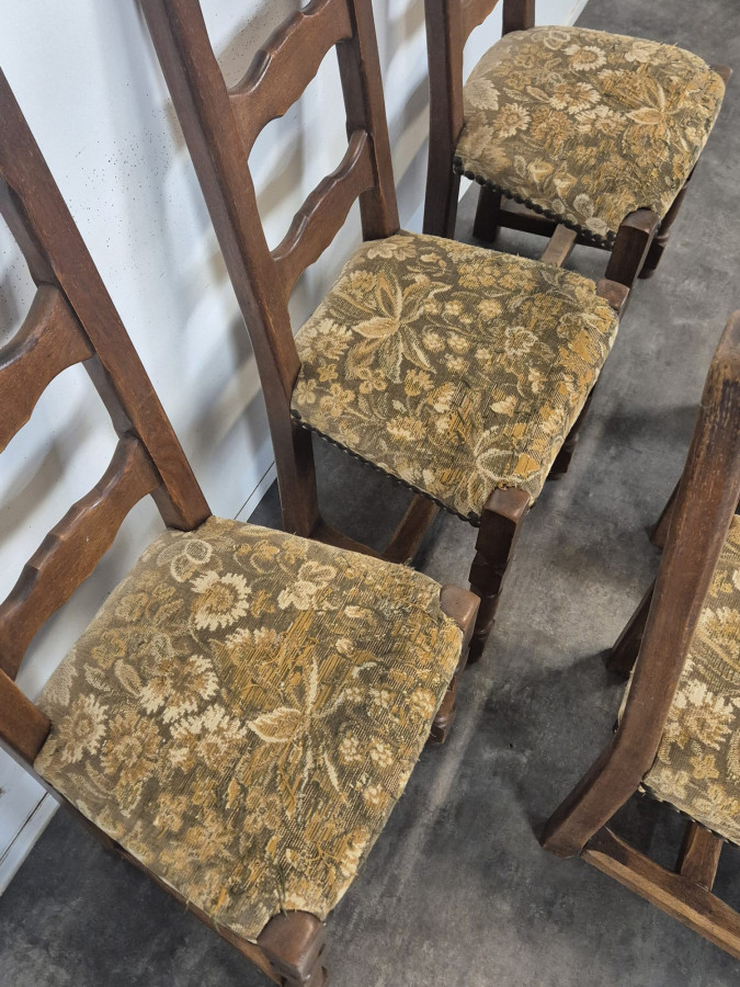 Série de 6 chaises rustiques à dossier à barrettes
