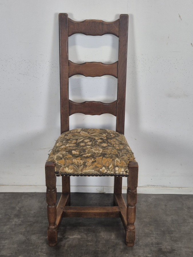 Série de 6 chaises rustiques à dossier à barrettes