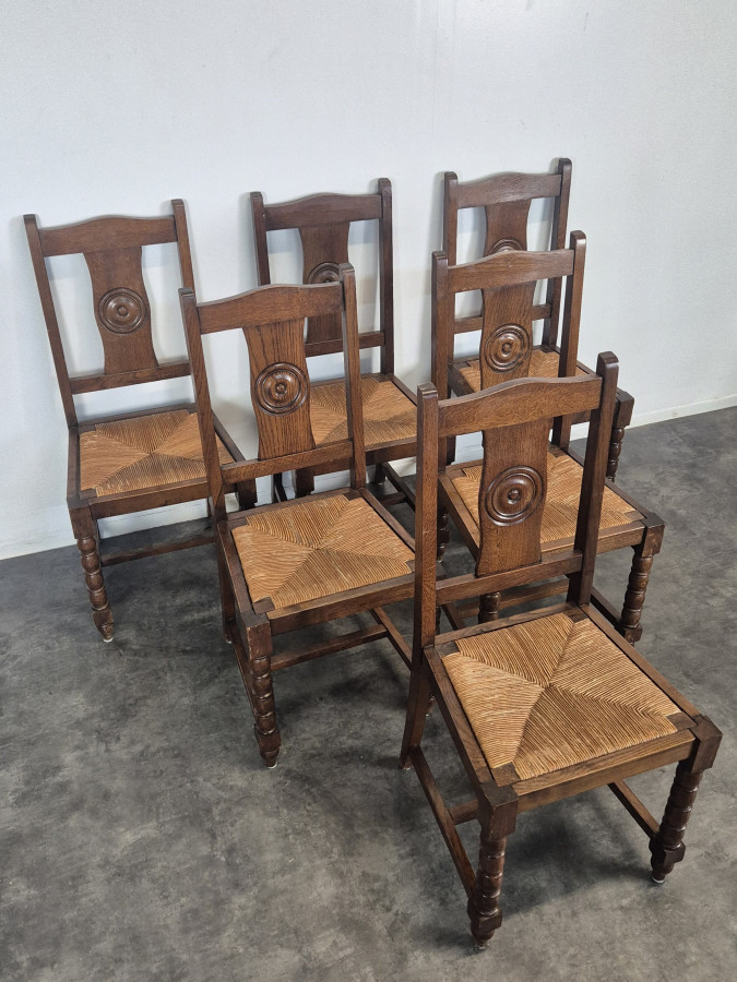 Série de 6 chaises paillées à rosace sculptée pieds tournés