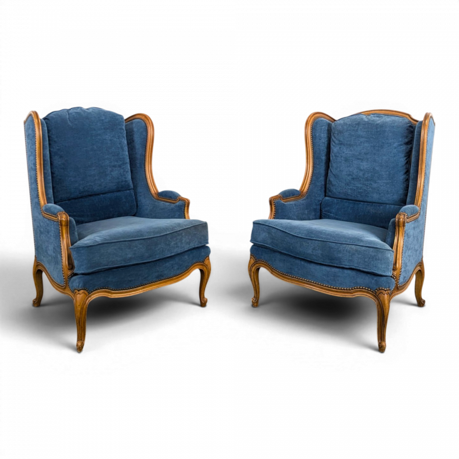 Paire de bergères à oreille de style Louis XV velours bleu