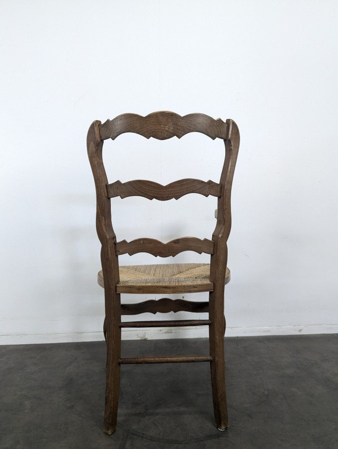 Fauteuil paillé de style Louis XV