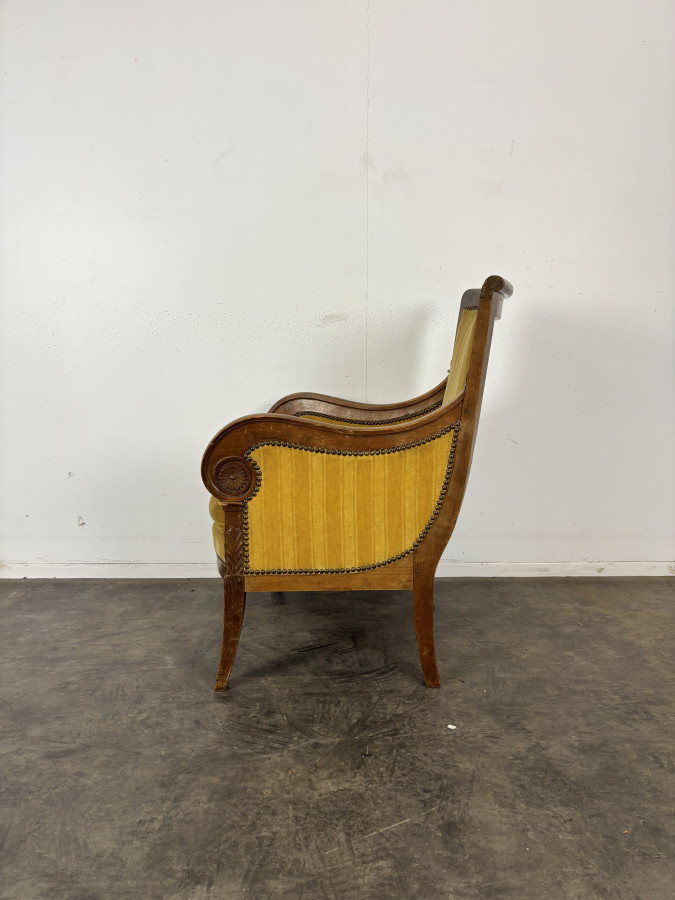 Bergère à crosse Restauration en merisier velours vert rayé