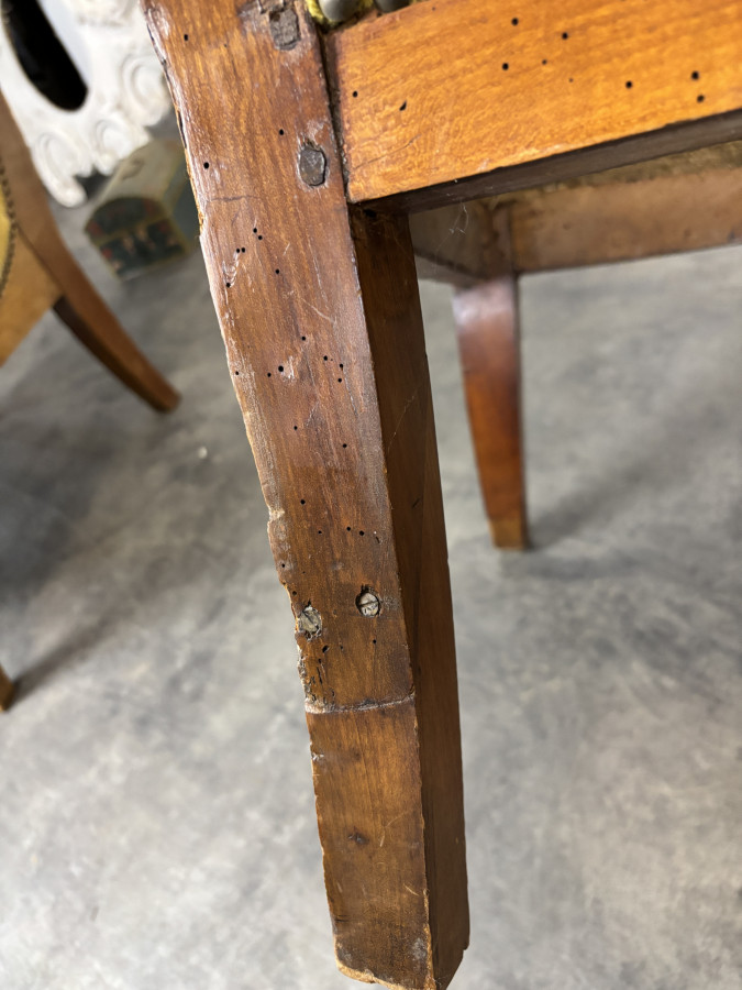 Bergère à crosse Restauration en merisier velours jaune