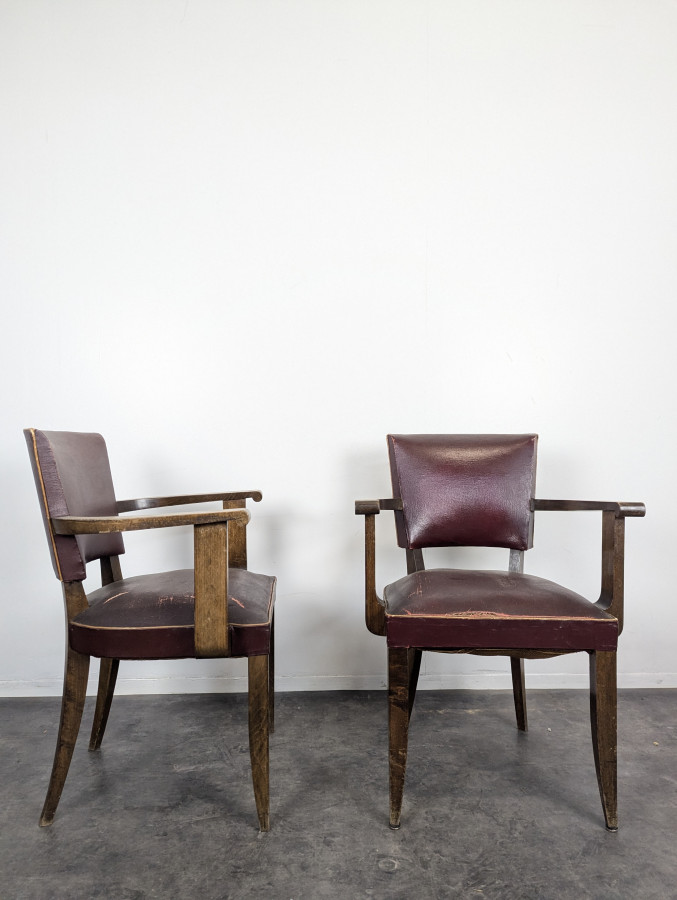 Paire de fauteuils bridge années 40 en chêne et skaï bordeaux