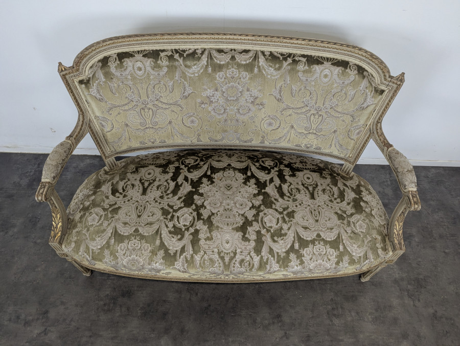 Salon cabriolet de style Louis XVI relaqué crème et réchampi or