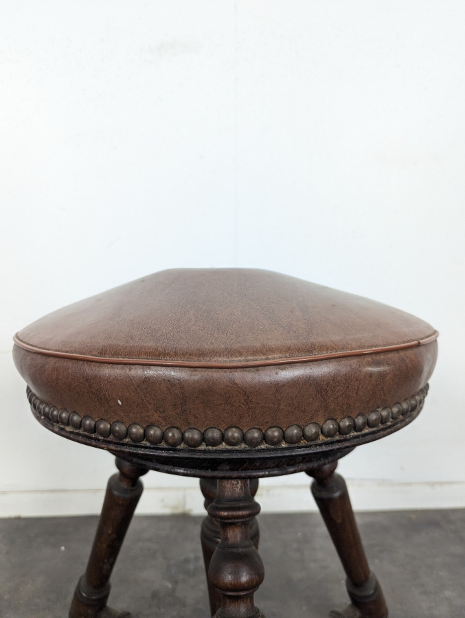 Tabouret de piano tripode en cuir marron