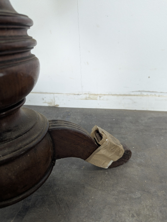 Tabouret de piano en velours vert à fût tourné