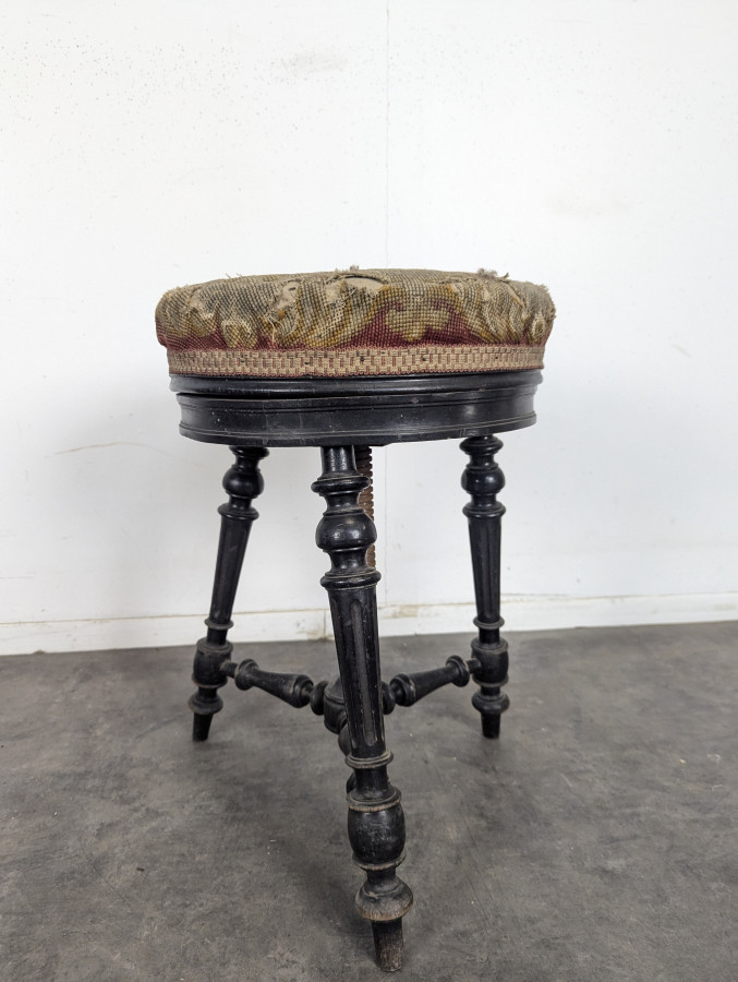 Tabouret de piano Napoléon III en bois noirci à vis à retapisser