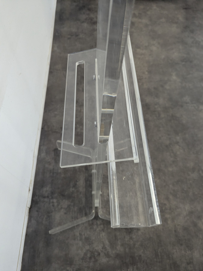 Chevalet en plexiglas années 70