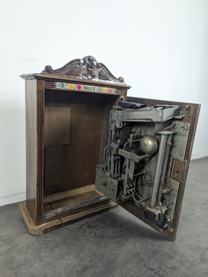Roulette de comptoir Bussoz en chêne sculpté
