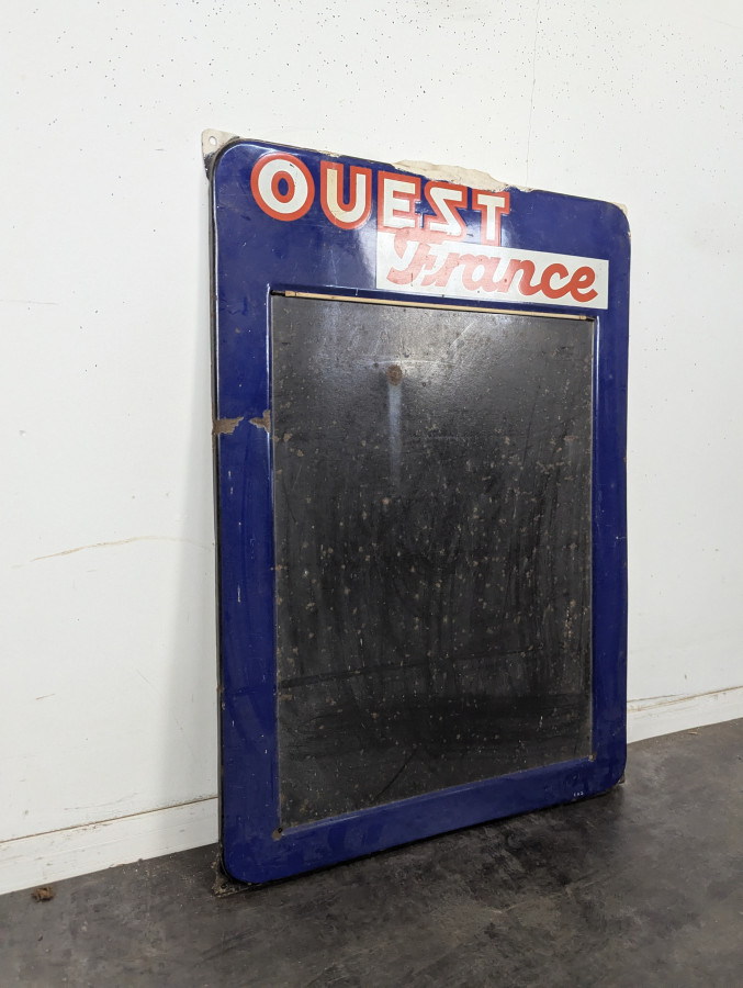 Plaque émaillée Ouest-France à ardoise porte-menu