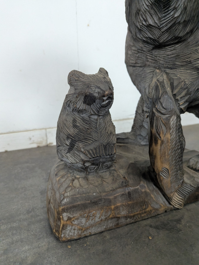 Sculpture ours et ourson de la Forêt-Noire en bois sculpté