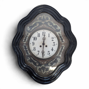 Horloge œil-de-bœuf Napoléon III incrustée de nacre
