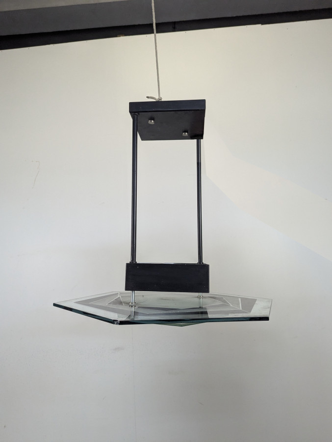 Suspension moderniste pentagonale en verre et métal laqué noir