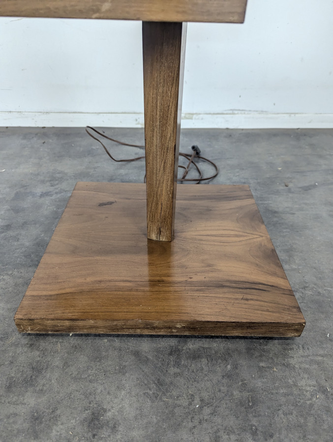 Lampadaire à tablettes moderniste en bois années 50