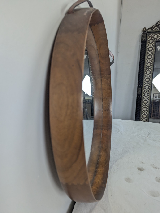 Miroir rond en teck et cuir Luxus Vittsjö par Uno et Östen Kristiansson