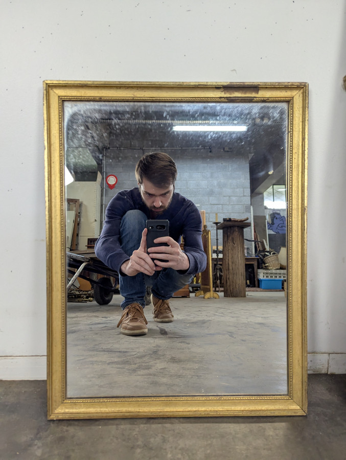 Miroir rectangulaire à cadre en bois doré