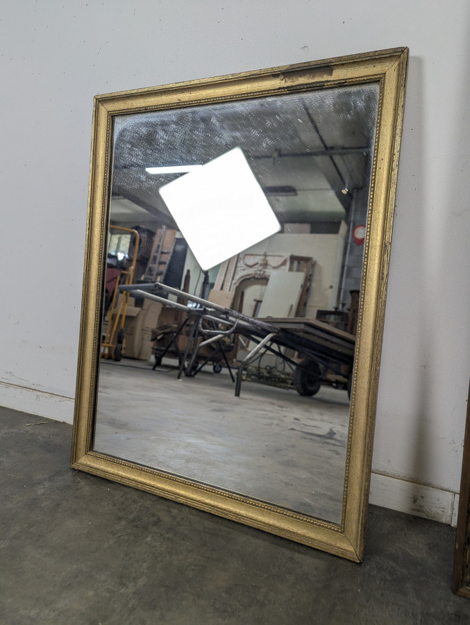 Miroir rectangulaire à cadre en bois doré