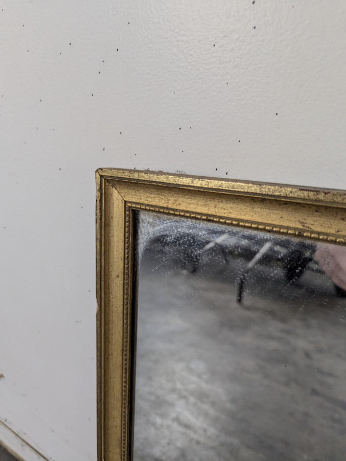 Miroir rectangulaire à cadre en bois doré