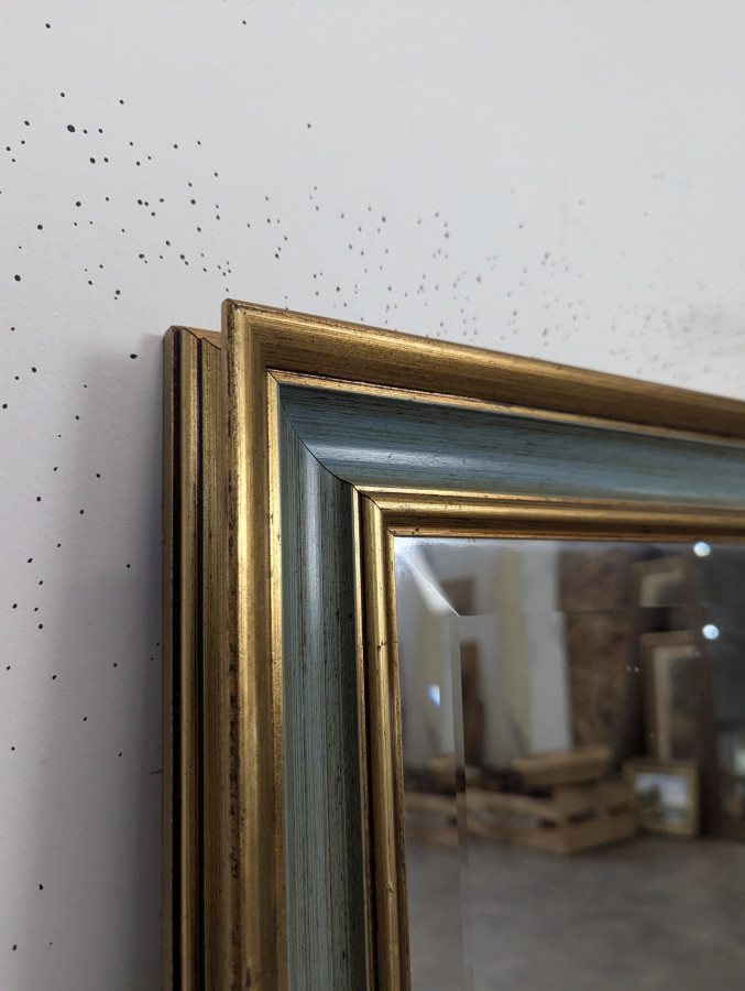 Miroir rectangulaire à cadre laqué vert et doré