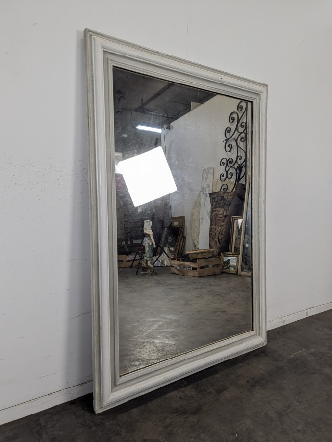 Grand miroir rectangulaire à cadre en bois laqué blanc