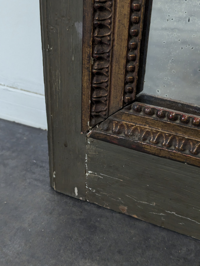 Trumeau de style Louis XVI à panneau décoratif et miroir